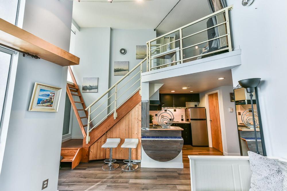 Funky Modern Loft In The Heart Of Downtown - #1 Location! Apartamento Vancouver