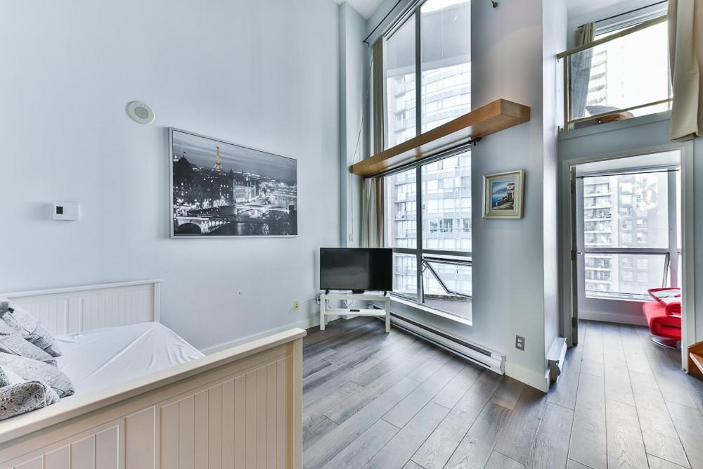 Apartamento Funky Modern Loft In The Heart Of Downtown - #1 Location! Vancouver